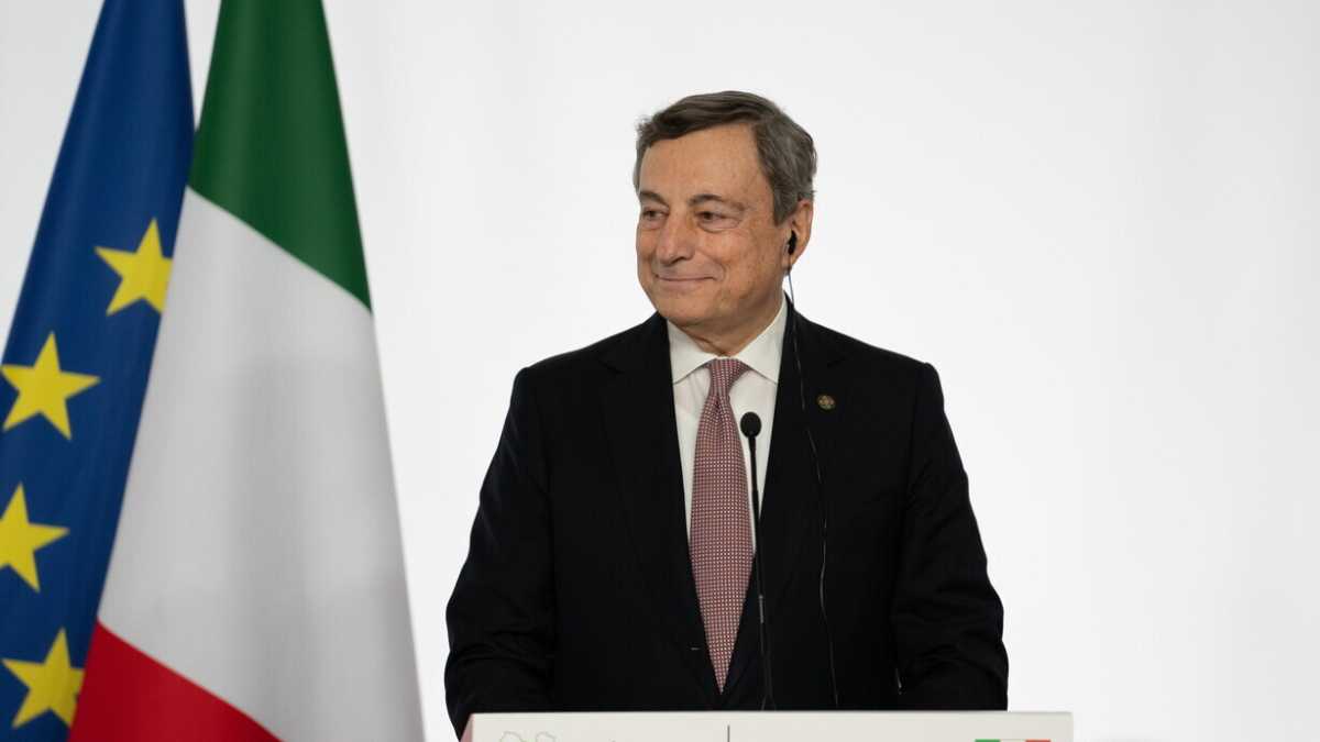 Immagine di Uno spritz col Campari alla salute di Draghi