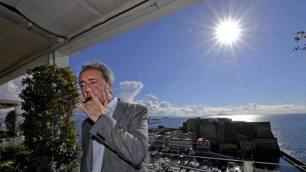 Immagine di Sorrentino: "Ma quale terzo mondo? Napoli se l'è sempre cavata benissimo"