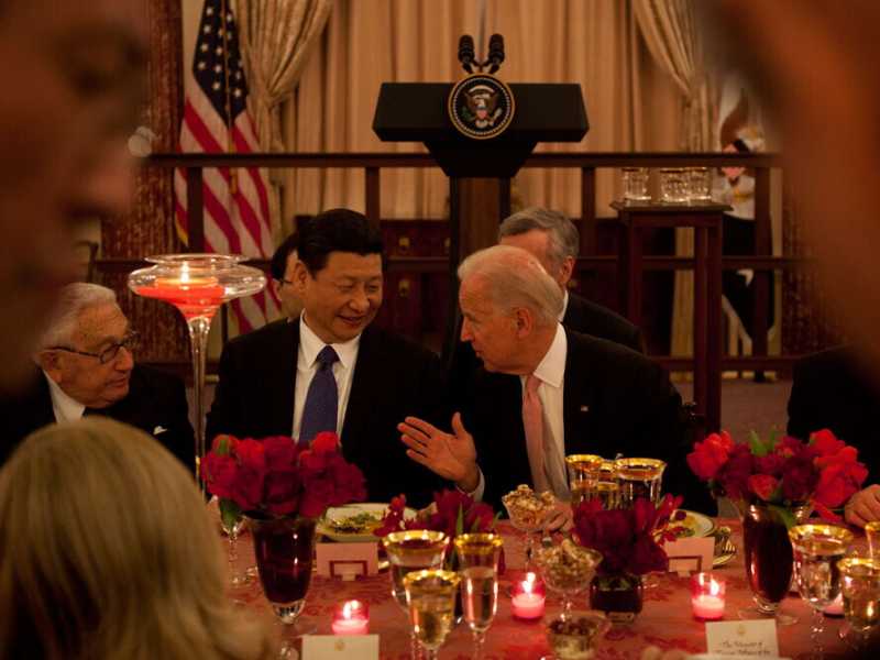 Un summit glaciale tra Biden e Xi