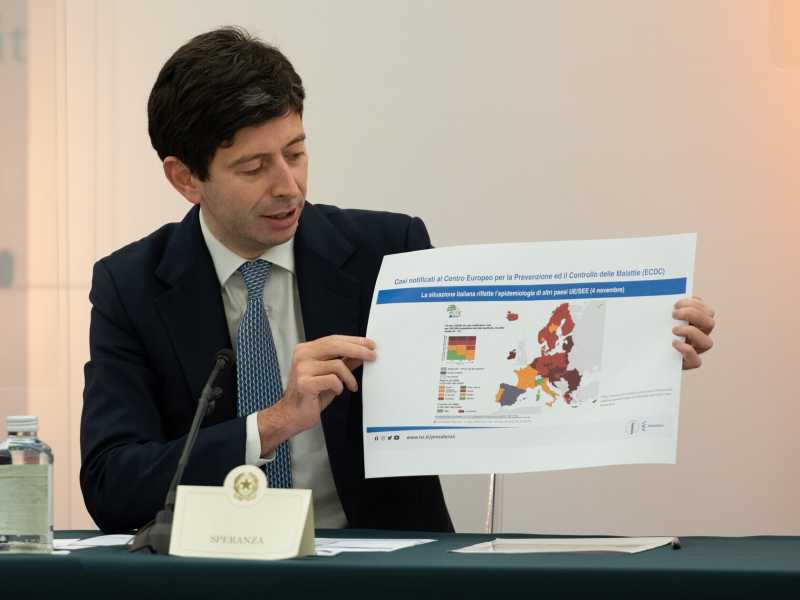 Se ci vacciniamo solo noi italiani non basta