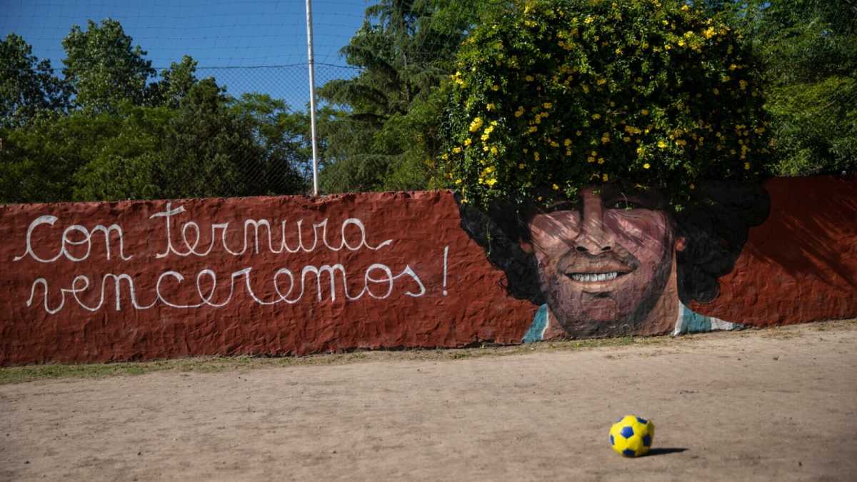 Immagine di Un anno senza Diego. Campione senza tempo e senza categorie. Maradona negli articoli foglianti