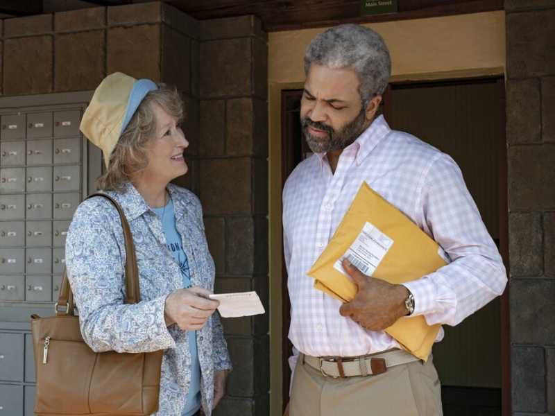 Meryl Streep e Jeffrey Wright in una scena di "The Laundromat", un film Netflix basato sui cosiddetti Panama Papers&nbsp;<br />
