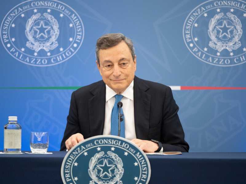 Tutti "i partiti" d'accordo: Draghi resti a Palazzo Chigi