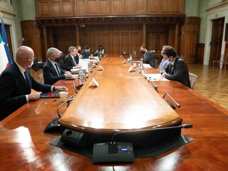 Draghi convoca i partiti sulla manovra. Vuole capire se lo vogliono davvero premier fino al 2023