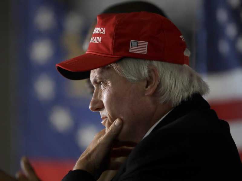 I trumpoidi senza Trump fanno rivelazioni e si coprono d'imbarazzo