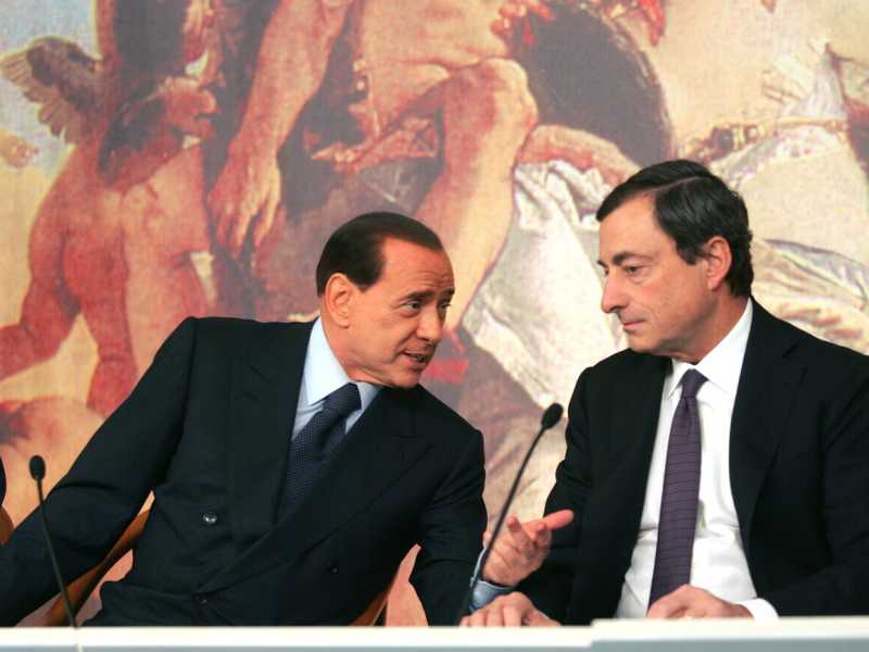 Silvio Berlusconi e Mario Draghi nel 2008 (Ansa)