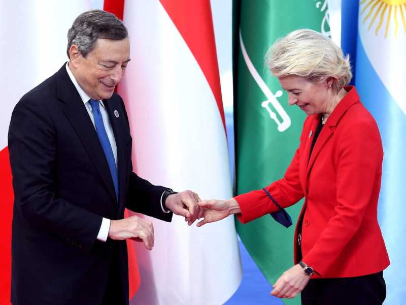 Draghi a Bruxelles difende i tamponi alle frontiere. L'Ue irritata (ma non troppo)