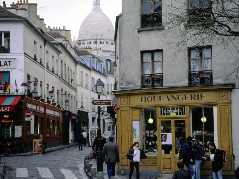 I dolori di Parigi, che coi debiti si sente meno bella