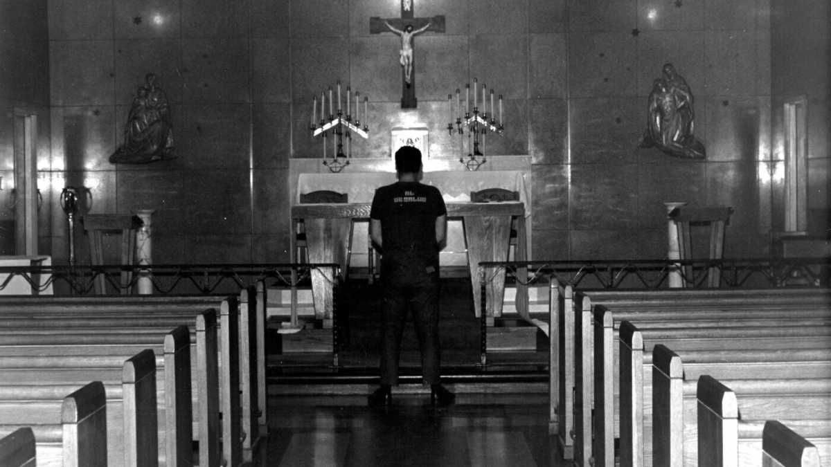 Immagine di Diminuiscono preti e fedeli, ma affidarsi al conservatore di turno non è la soluzione