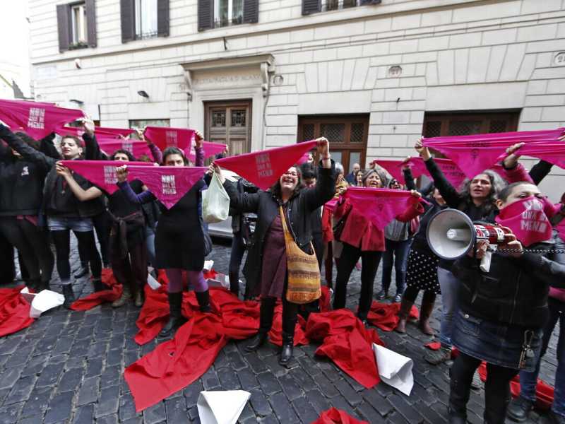 Manifestazione per l'otto marzo (LaPresse) 