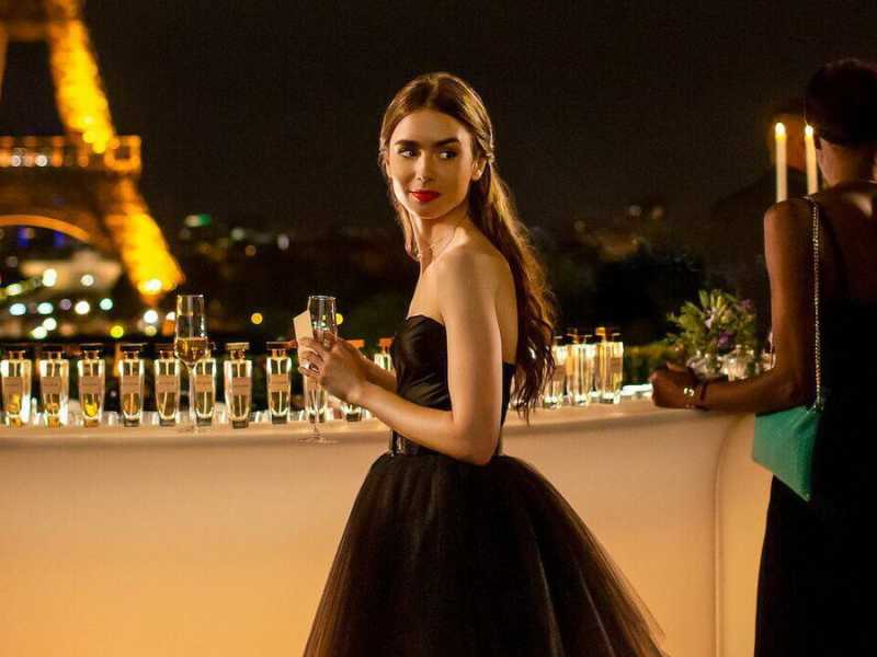 &nbsp;Emily in Paris (Netflix)