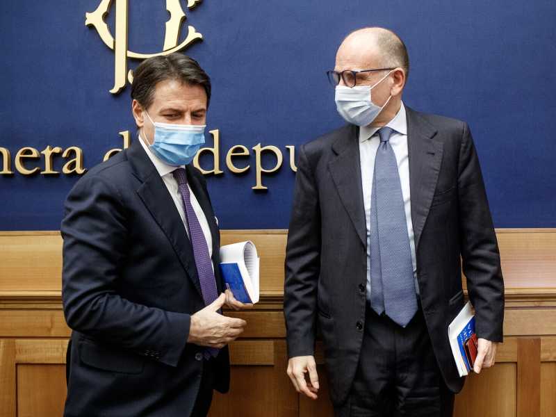 Conte indica la strada per il Mattarella bis, e complica i piani di Letta