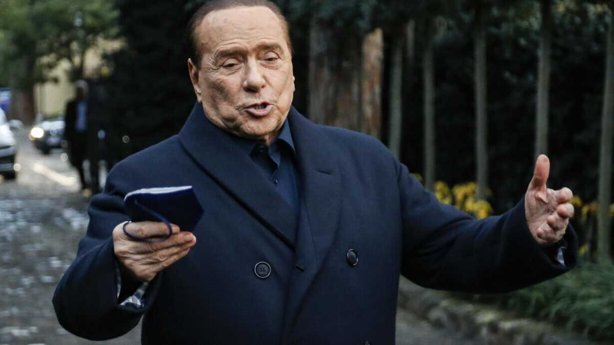 Immagine di Il vero colpo di teatro del Cav. sul Quirinale? Provarci davvero