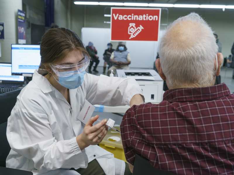 Un centro di vaccinazione a Montreal, nella provincia canadese del Qu&eacute;bec (LaPresse)