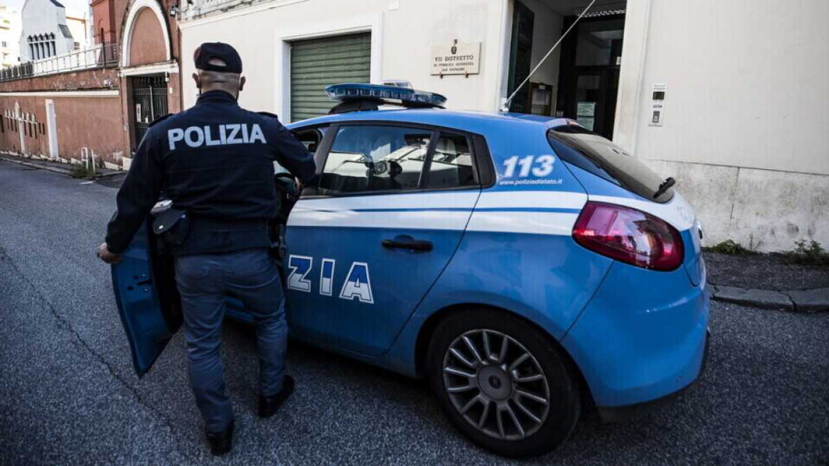 Immagine di La polizia rifiuta le mascherine perché rosa