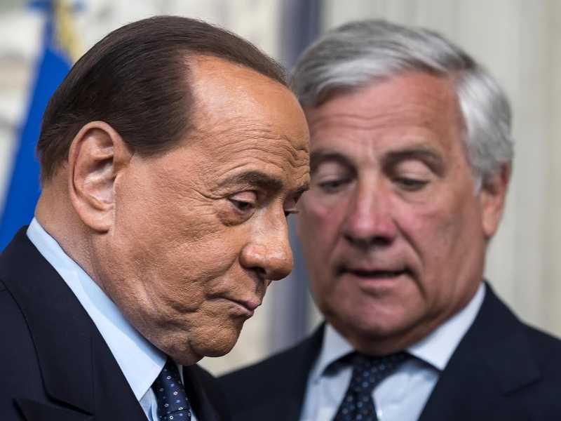 Berlusconi rinuncia al Colle: "Ora nome condiviso. Draghi resti a Chigi"