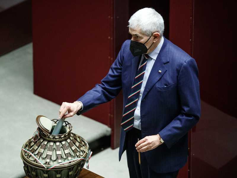 "Operazione Casini". Iv, pezzi di Pd e di centrodestra pronti a votarlo già oggi