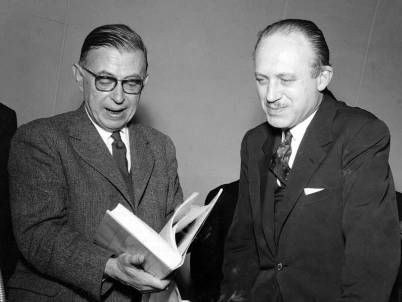 Jean-Paul Sartre riceve alla Casa della Cultura il Premio Omegna 1960 per la Resistenza, tramite LaPresse&nbsp;<br />