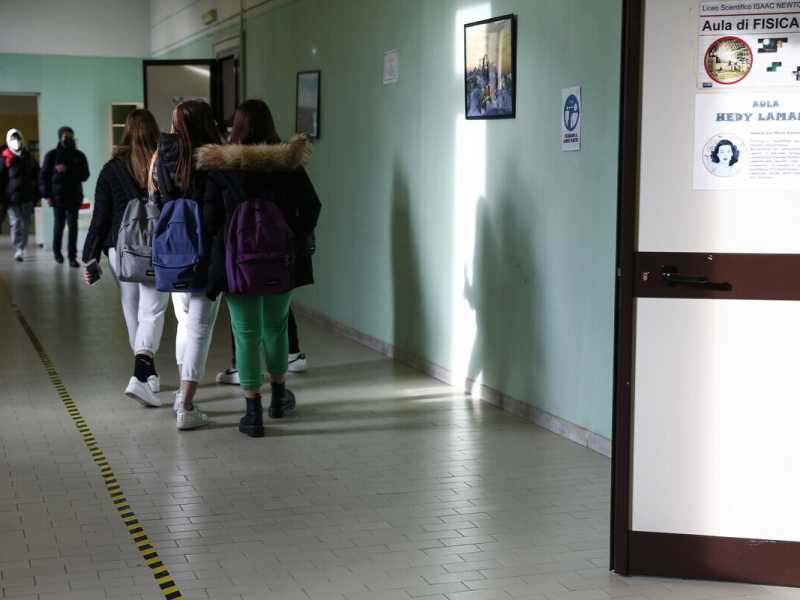 C'è l'ok del Cts alla quarantena ridotta a scuola. Via la dad per chi ha il vaccino