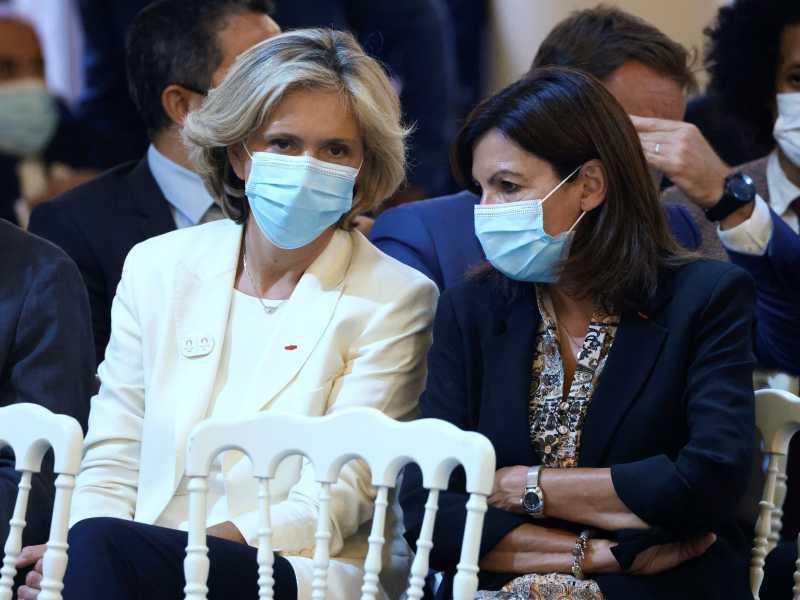 Valérie Pécresse, a sinistra, con Anne Hidalgo (Foto: La Presse)