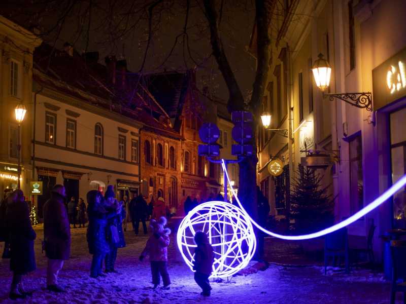 Festival delle luci a Vilnius in Lituania, gennaio 2022 (AP Photo/Mindaugas Kulbis) <br />