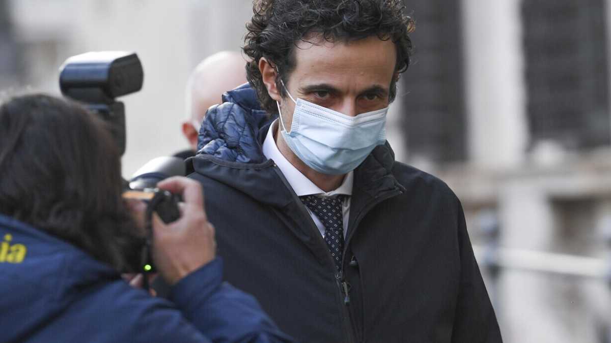 Immagine di Bocciata la misura per i tamponi in parafarmacia. Il M5s si divide e minaccia la stabilità del governo