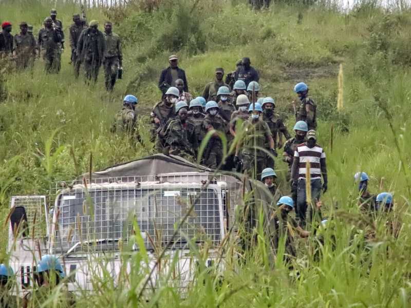 Il personale Onu sul luogo dell'agguato (LaPresse)