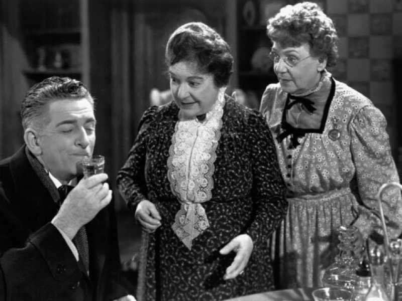 Arsenico e vecchi merletti, film del 1944 diretto da Frank Capra e basato sull'omonima commedia di Joseph Kesselring&nbsp;<br />