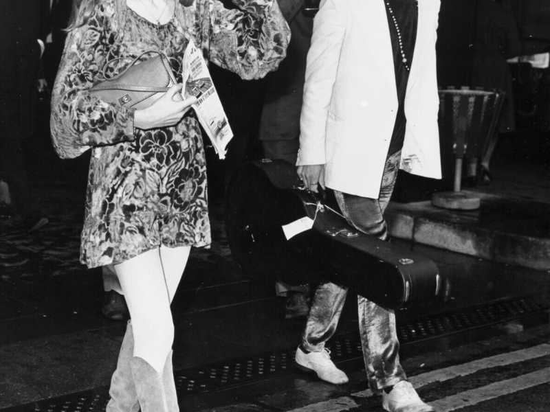 Marianne Faithfull e Mick Jagger all&rsquo;inizio degli anni Settanta. In basso, la copertina di &ldquo;Negative capability&rdquo; (foto Olycom)&nbsp;<br />