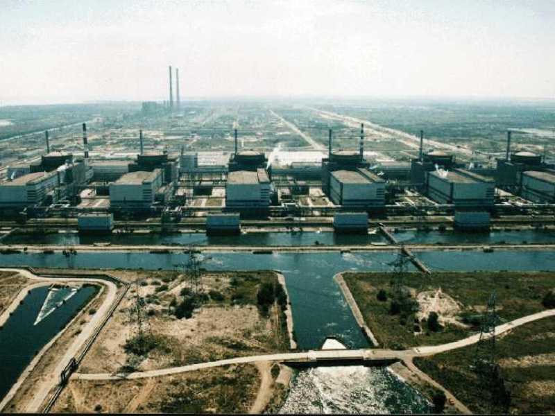 Una veduta della centrale nucleare di Zaporizhzhia, prima di essere  colpita e incendiata da tiri d'artiglieria russa nel sud dell'Ucraina (Foto: Ansa(Energo Atom)