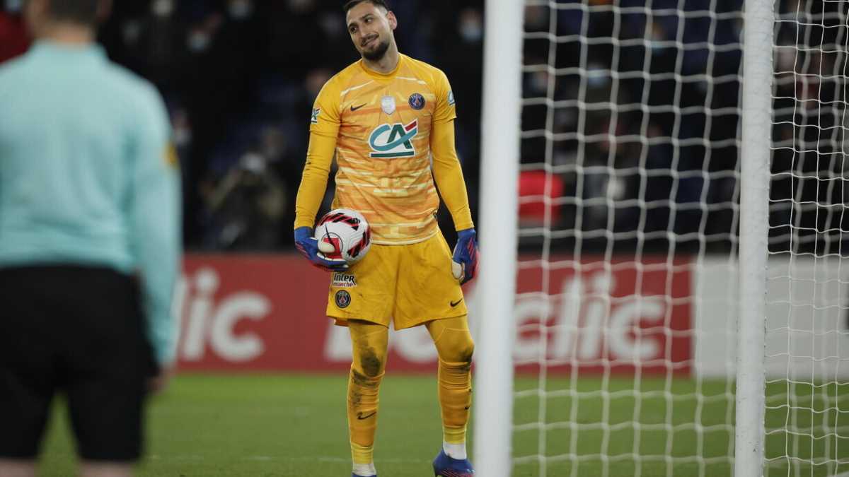 Immagine di Donnarumma, il Psg e il caffè dimenticato sul fuoco