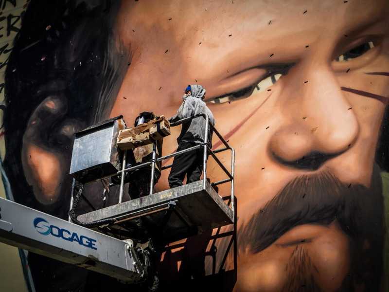 Dostoevskij torna a Napoli. Il murales contro censura e russofobia