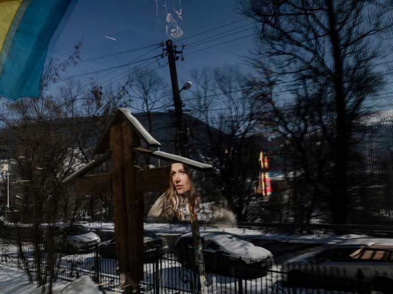 Yuliia Shevchenko e sua figlia sono scappate da Kyiv sulle colline dei Carpazi orientali (foto The Washington Post/Kasia Strek)&nbsp;<br />
