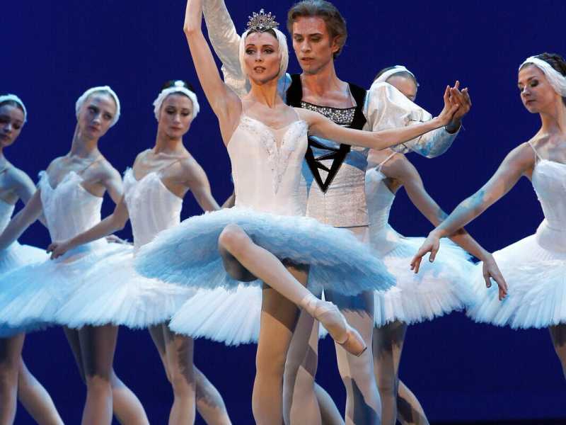 Svetlana Zakharova e Andrei Uvarov ne &ldquo;Il Lago dei Cigni&rdquo; al Bolshoi  (Olycom)&nbsp;<br />