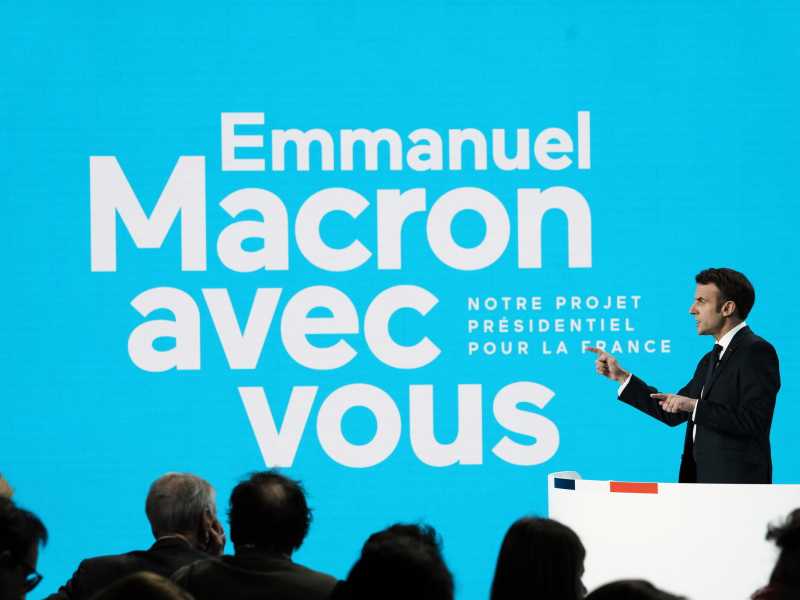 Macron lancia il suo programma. Si parla molto di "nazione indipendente"