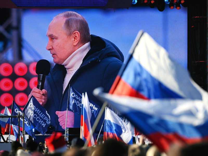 Vladimir Putin durnte la celebrazione dell'anniversario dell'annessione della Crimea, il 18 marzo (Ansa)
