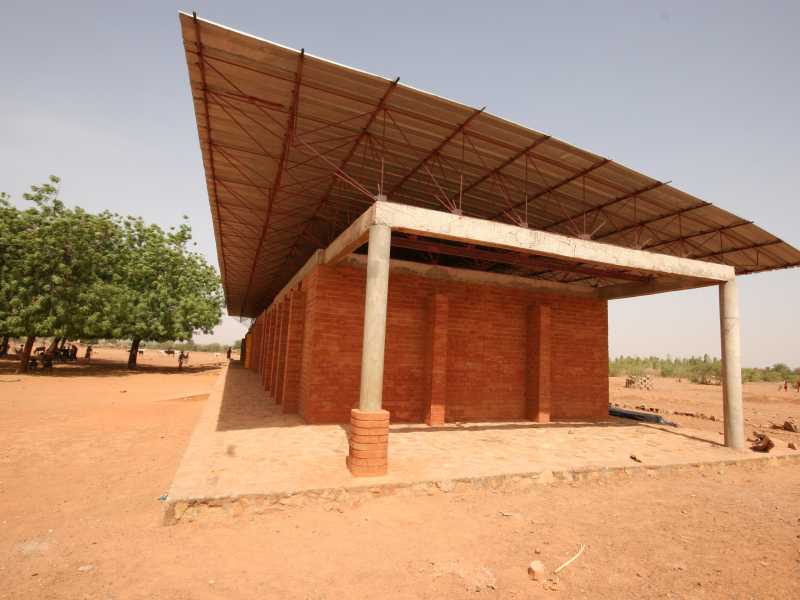 Scuola primaria (2004) a Gando, Burkina Faso<br />via CC BY-SA 3.0&nbsp;<br />