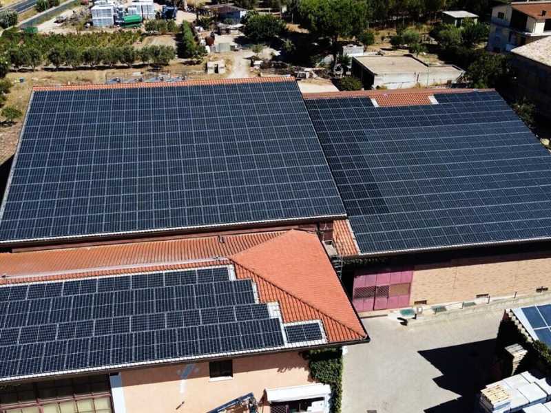 Energia, investimenti bloccati per 35 miliardi. L'appello delle imprese del fotovoltaico