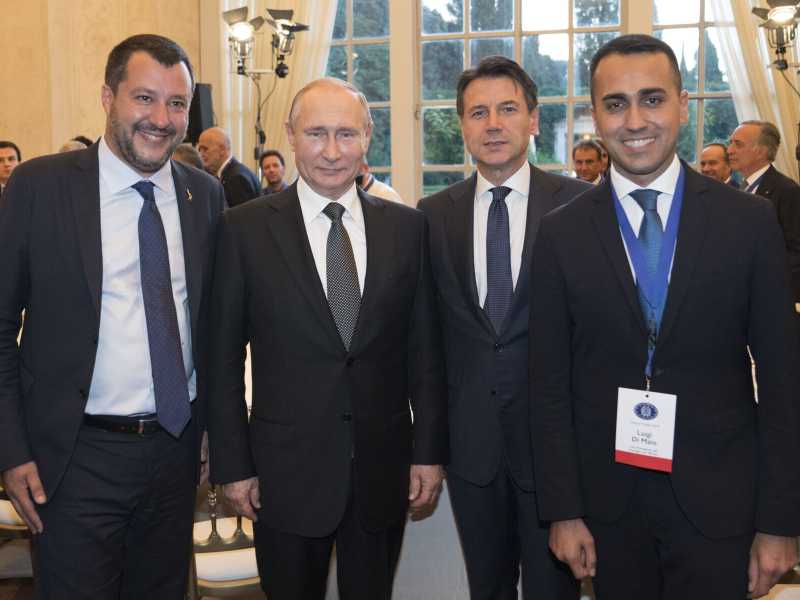 Il paradosso da schiaffi degli utili idioti del putinismo