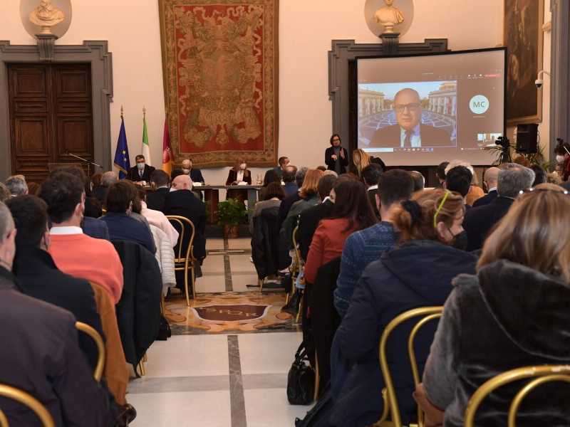 Gualtieri, ovvero una vita da sindaco su Skype