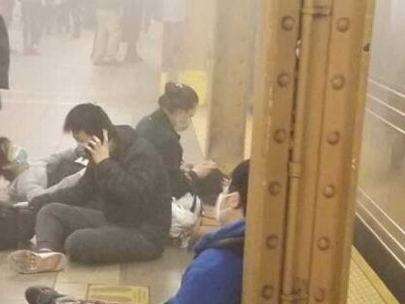 C'è stata una sparatoria nella metropolitana di Brooklyn