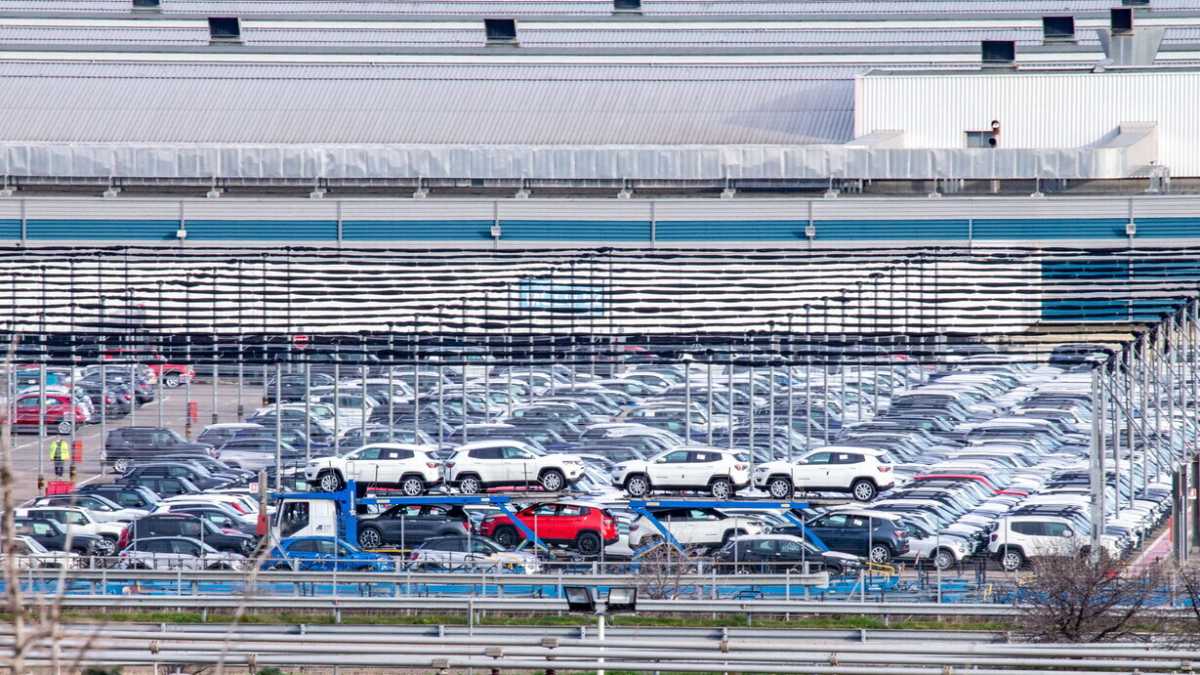 Immagine di Chiude Stellantis. In Russia le sanzioni mordono l’economia reale