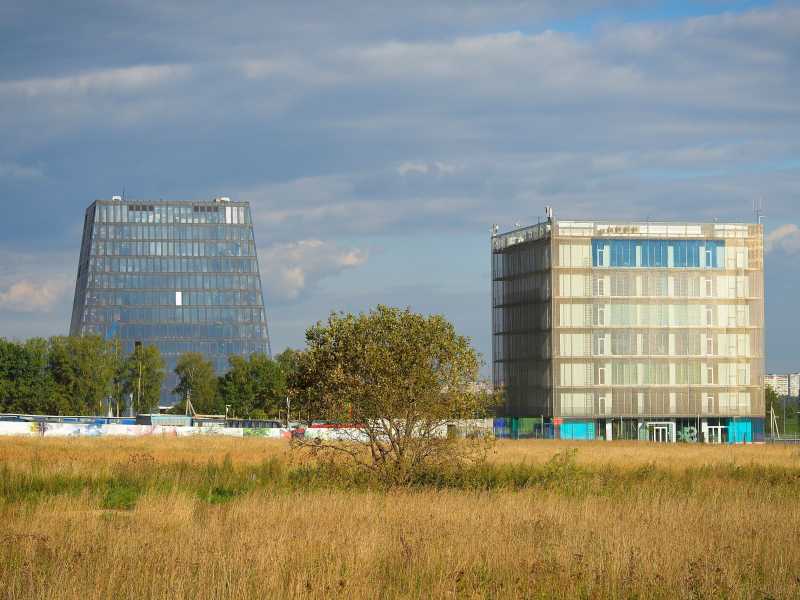 Edifici MATREX e HYPERCUBE, Skolkovo Innovation Center (Wikipedia)<br />