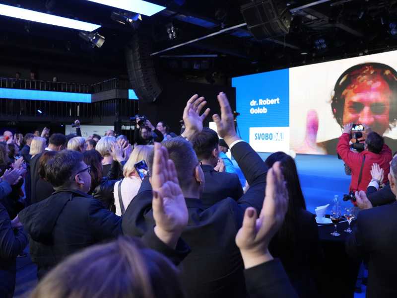 Il comitato di Golob in Slovenia. Foto LaPresse