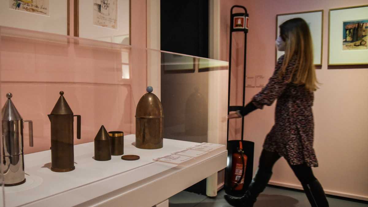 Immagine di Aldo Rossi a colori. La mostra sul designer al Museo del Novecento di Milano
