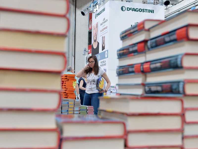 Fino a lunedì al Lingotto di Torino la XXXIV edizione del Salone Internazionale del Libro (foto Ansa)