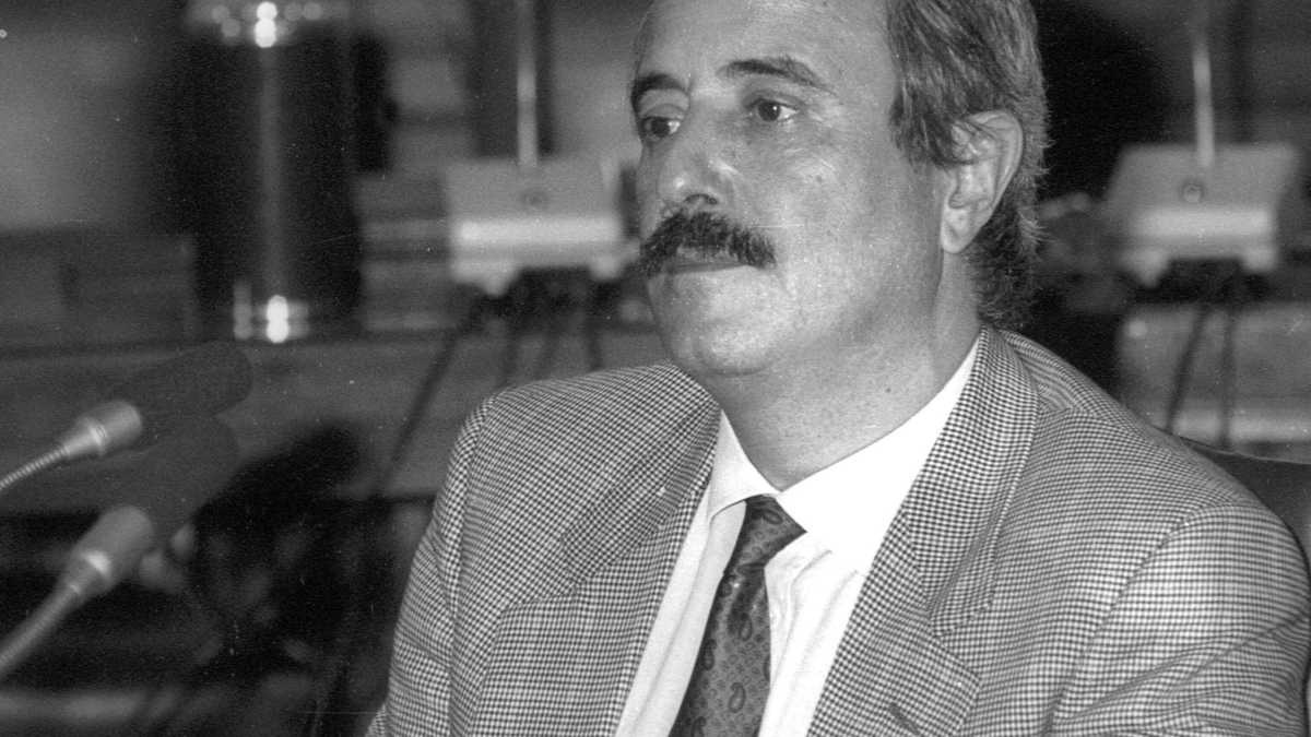 Immagine di Falcone contro il "terzo livello"