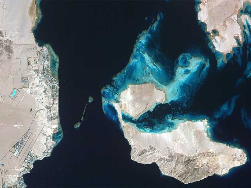 Sharm El-Sheikh, in Egitto, e l'isola di Tiran nel Mar Rosso, viste dal satellite Hodoyoshi-1 (via Wikipedia)&nbsp;<br />