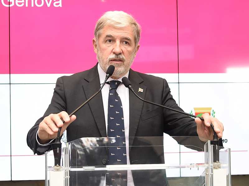 Bucci, tra il fare e il mare. Ritratto del sindaco (ricandidato) di Genova