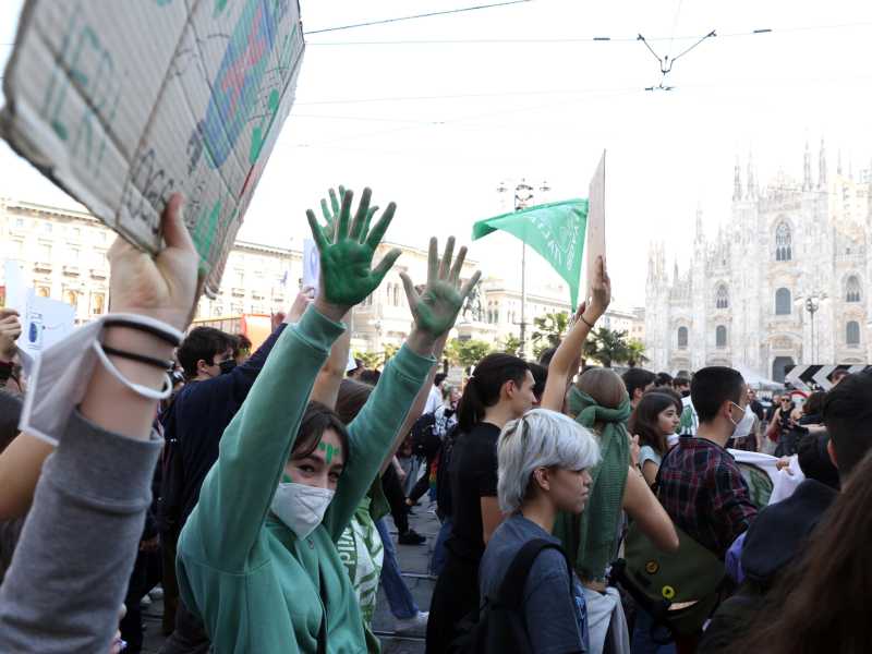 Una manifestazione dei Fridays for Future a Milano a marzo (Ansa)&nbsp;<br />